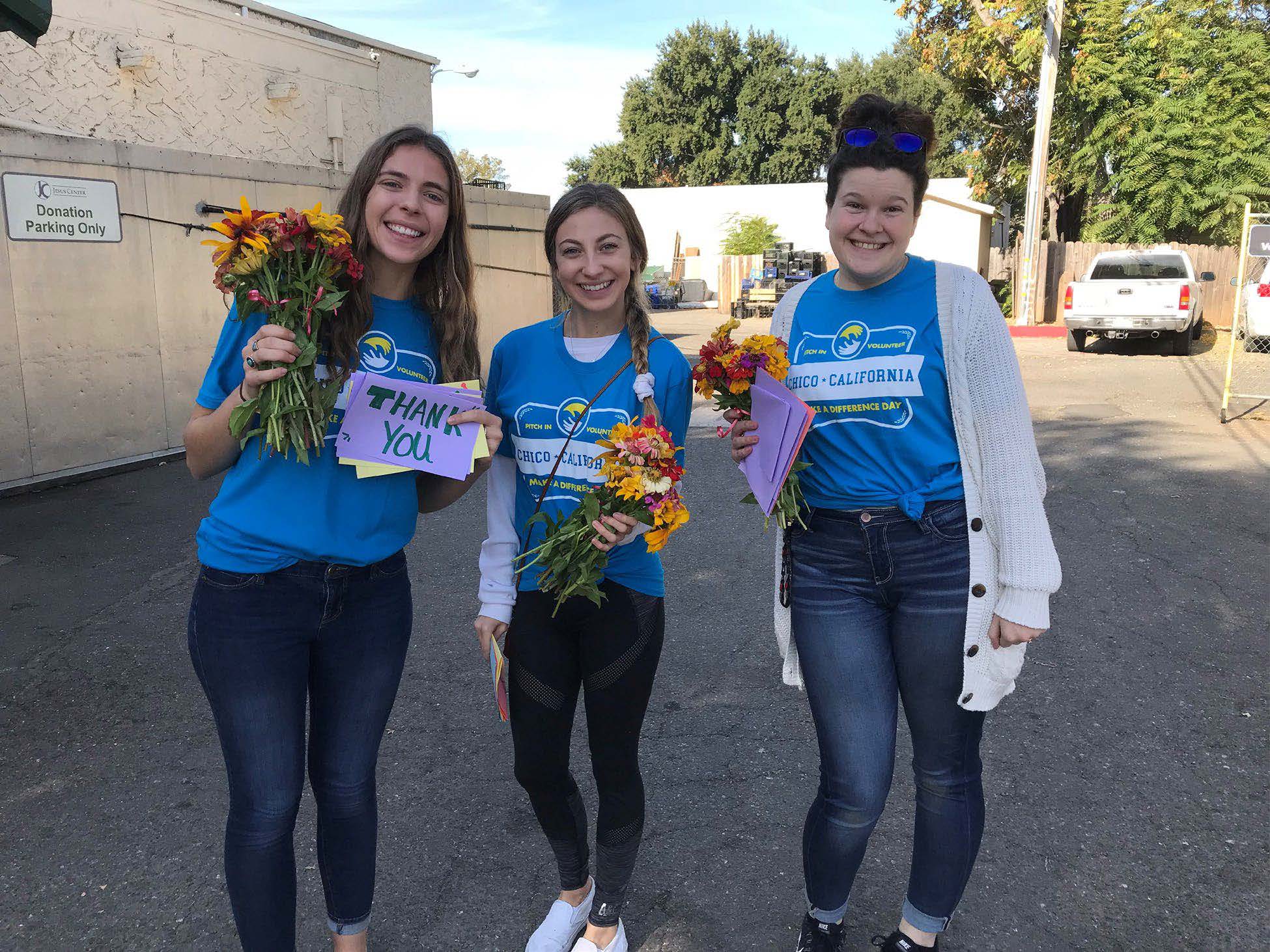 Students in the fall 2018 course volunteering at the Jesus Center on Make a Difference Day