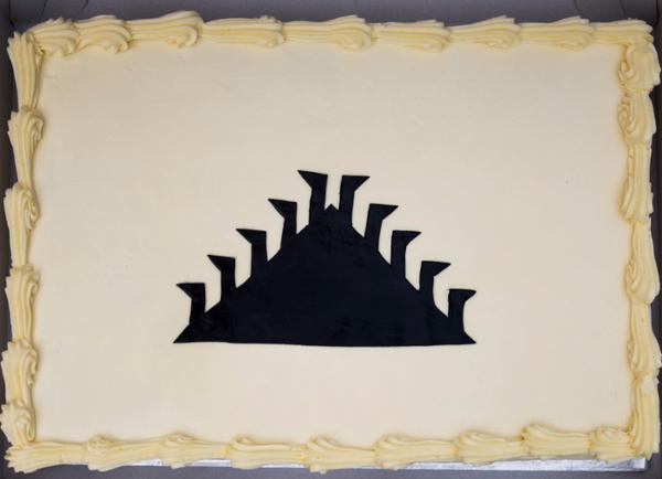 Cake with Maidu symbol for mountain on it